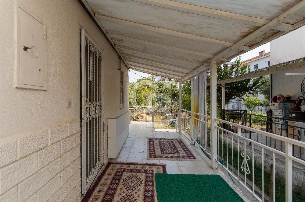 FOÇA GENCELLİ’DE DENİZE 50 METRE MESAFEDE SATILIK 3+1 BAHÇELİ DUBLEKS