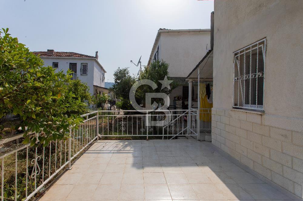 FOÇA GENCELLİ’DE DENİZE 50 METRE MESAFEDE SATILIK 3+1 BAHÇELİ DUBLEKS