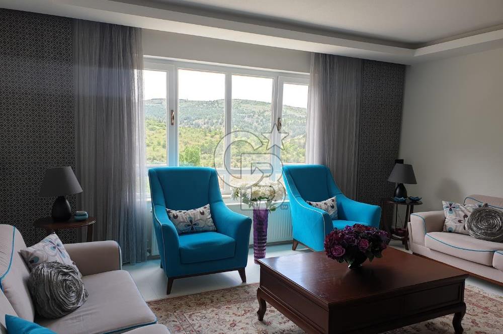 Çankaya Akpınar'da Satılık 3+1 Ebeveyn Banyolu Daire KİLERLİ