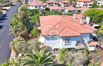Datça Merkezde Satılık Deniz Manzaralı Bahçeli Müstakil