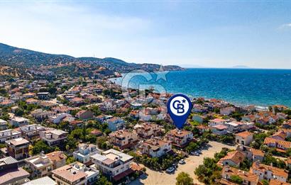 Yenifoça Gencelli'de Satılık Bahçeli 4+1 Tripleks Villa
