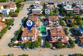 Yenifoça Gencelli'de Satılık Bahçeli 4+1 Tripleks Villa - 1 - 365575