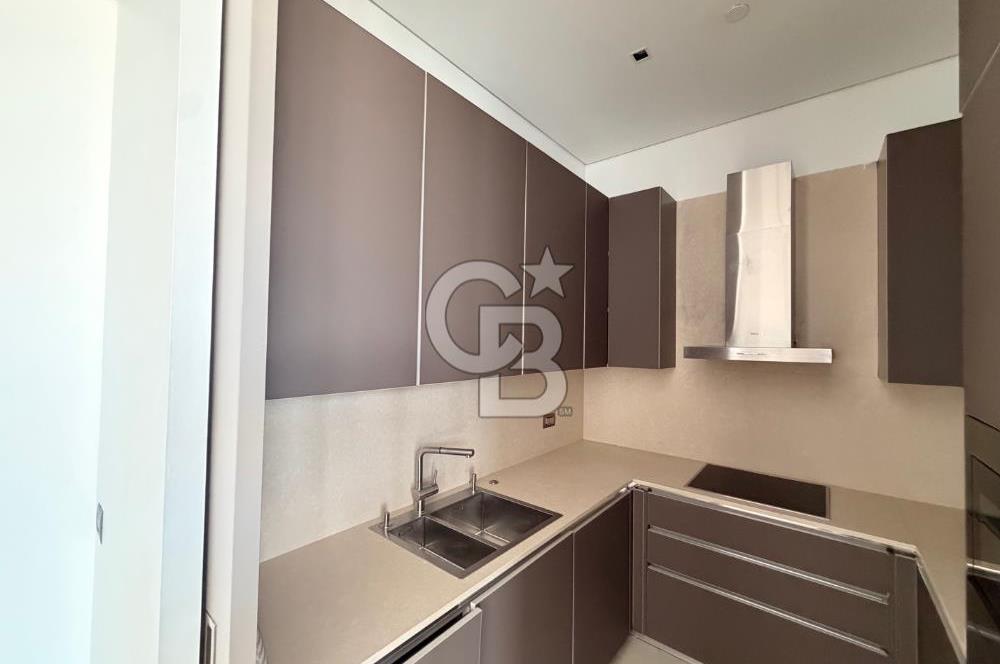 SPINE TOWER MASLAK YÜKSEK KAT BOĞAZ MANZARALI 2+1 SATILIK DAİRE
