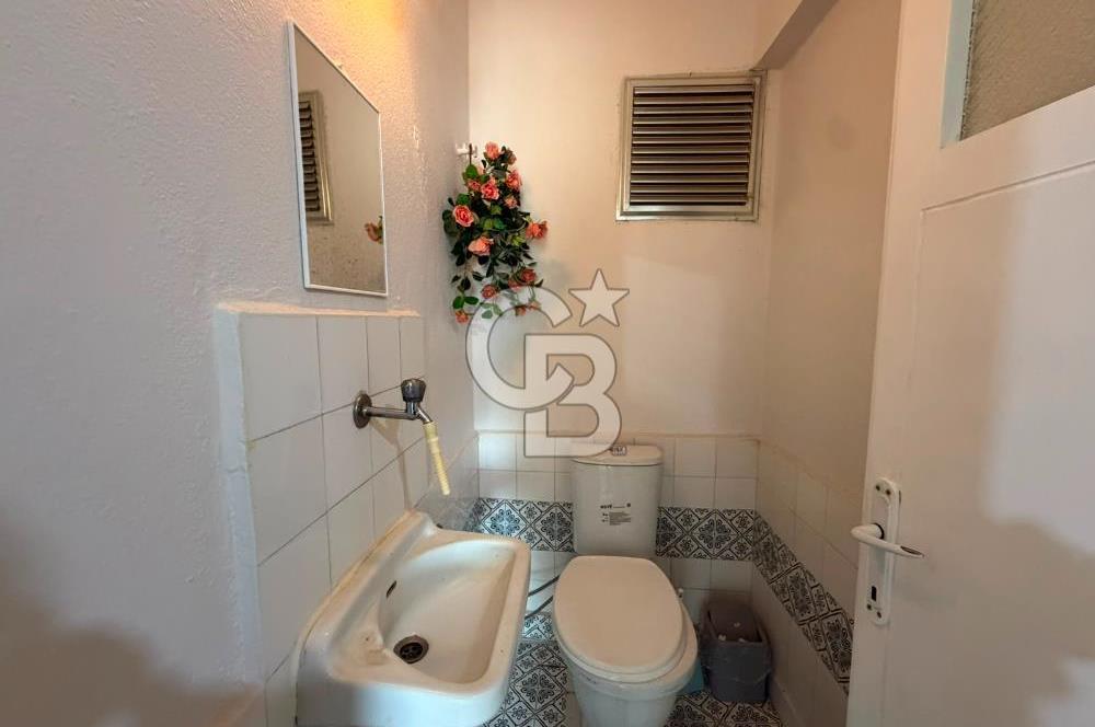KARABAGLAR   YEŞİLYURT' DA 130 M² NET, FERAH VE KULLANIŞLI 3+1 DAİRE