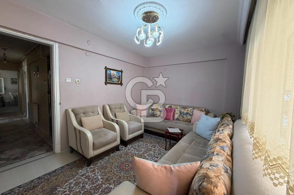 KARABAGLAR   YEŞİLYURT' DA 130 M² NET, FERAH VE KULLANIŞLI 3+1 DAİRE