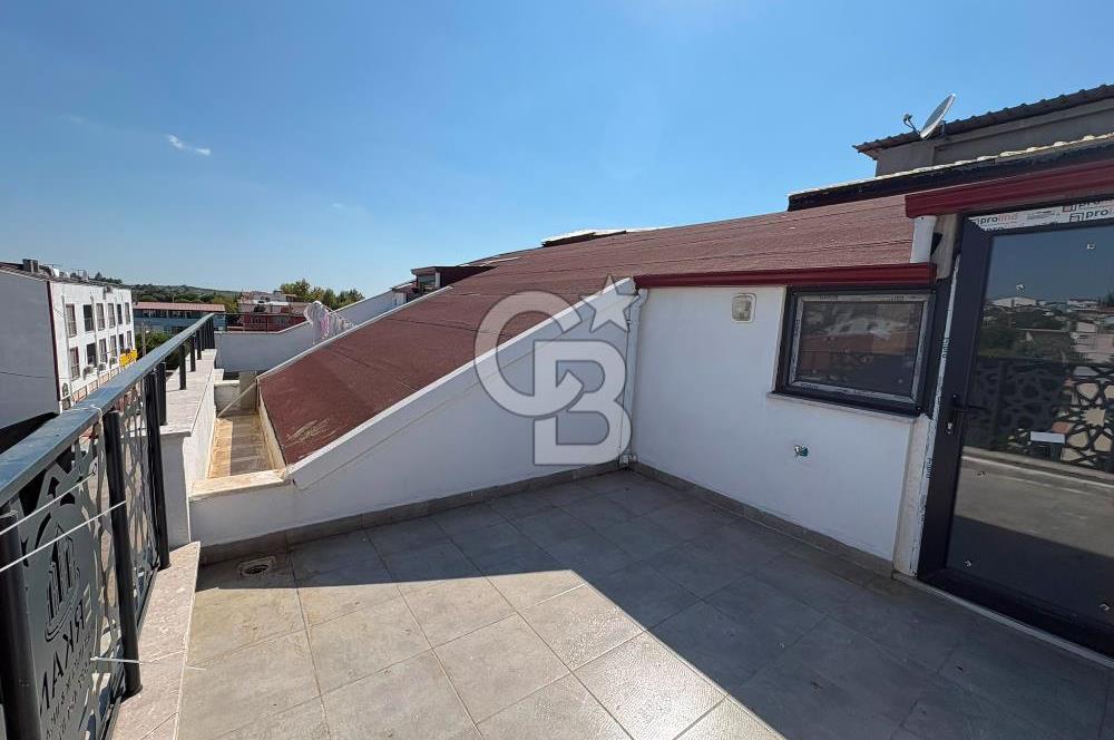 Geyikli'de Bozcaada Feribotuna 1 Km|2+1 Çatı piyes dubleks daire