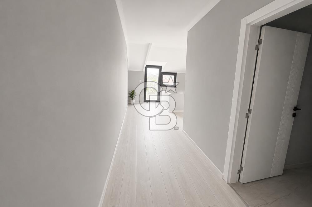 Geyikli'de Bozcaada Feribotuna 1 Km|2+1 Çatı piyes dubleks daire