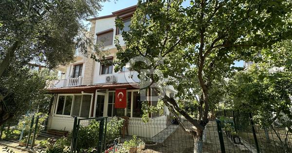 Karaağaç'ta Artur'a Komşu Lüks 4+2 Masrafsız Bahçeli Villa - 365607