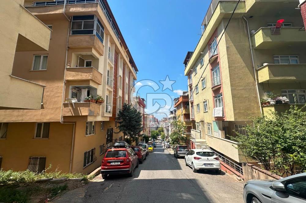 MALTEPE FINDIKLI SERİN SOKAK'TA SATILIK 3+1 ARAKAT SATILIK DAİRE