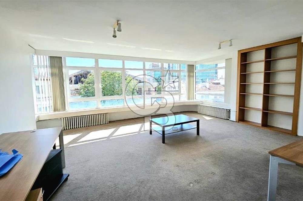 ÇANKAYA BÜKLÜM SOKAK'TA KİRALIK 3+1 DAİRE ASANSÖRLÜ BALKONLU