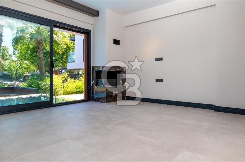 Urla Çeşmealtı'nda Özel Havuzlu Lüks Villa Kiralık