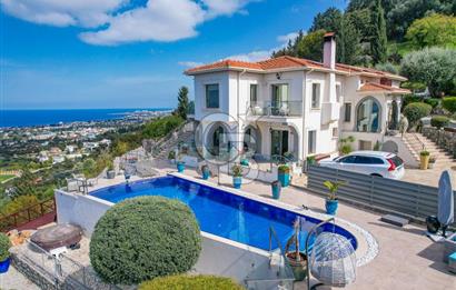 Kıbrıs Girne Karşıyaka'da Deniz Manzaralı Satılık Lüks Villa