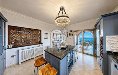 Kıbrıs Girne Karşıyaka'da Deniz Manzaralı Satılık Lüks Villa