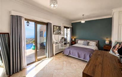 Kıbrıs Girne Karşıyaka'da Deniz Manzaralı Satılık Lüks Villa