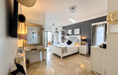 Kıbrıs Girne Karşıyaka'da Deniz Manzaralı Satılık Lüks Villa