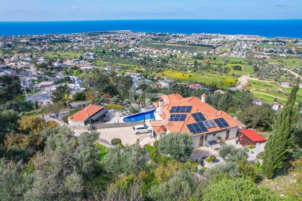Kıbrıs Girne Karşıyaka'da Deniz Manzaralı Satılık Lüks Villa