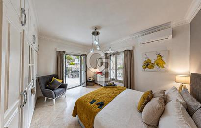 Kıbrıs Girne Karşıyaka'da Deniz Manzaralı Satılık Lüks Villa