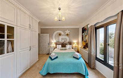 Kıbrıs Girne Karşıyaka'da Deniz Manzaralı Satılık Lüks Villa