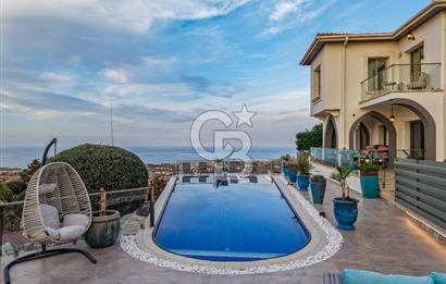 Kıbrıs Girne Karşıyaka'da Deniz Manzaralı Satılık Lüks Villa