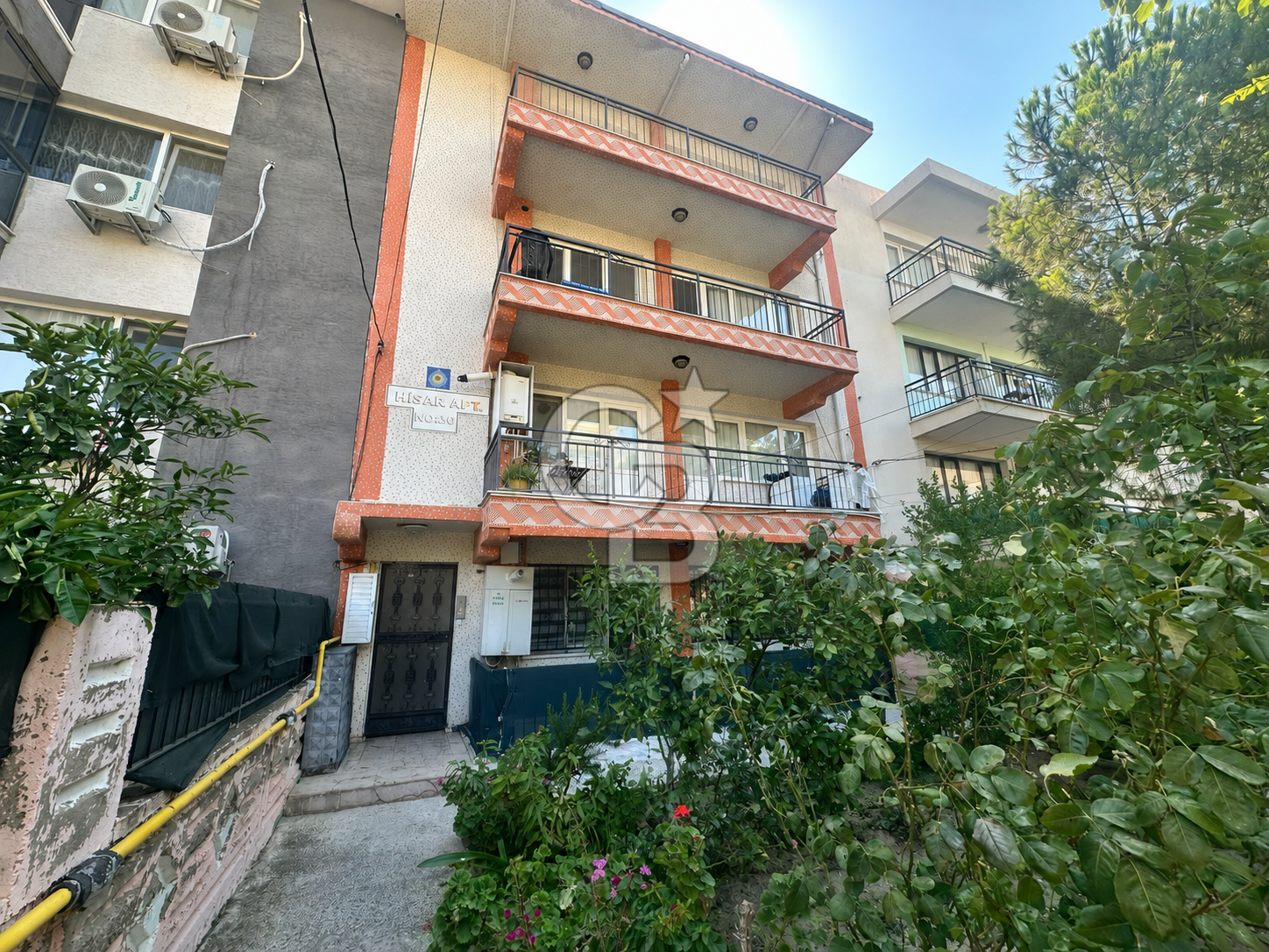 BORNOVA İNÖNÜ MAHALLESİ’NDE GENİŞ, FERAH VE MANZARALI 2+1 EŞYALI VE EŞYASIZ KİRALIK DAİRE