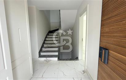 Emiralem Ramsa Port'ta Kiralık 6+1 Tripleks Müstakil Villa Özel Havuzlu  Geniş Bahçeli  Lüks Yaşam Site İçinde