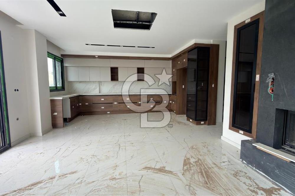 Emiralem Ramsa Port'ta Kiralık 6+1 Tripleks Müstakil Villa Özel Havuzlu  Geniş Bahçeli  Lüks Yaşam Site İçinde