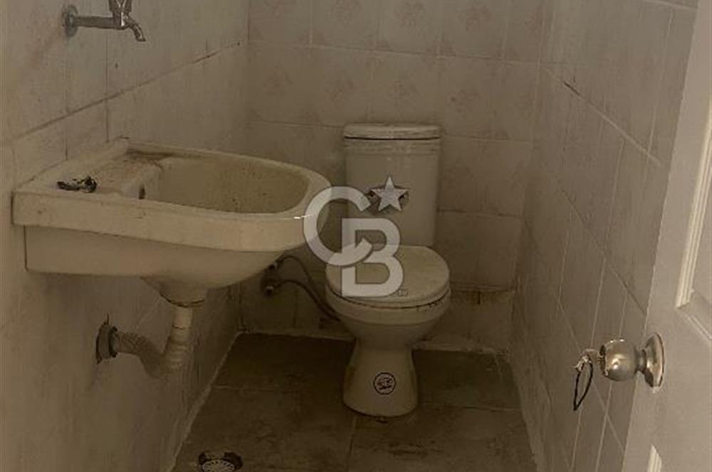 Bornova Zafer Mahallesinde Kiralık Komple Bina