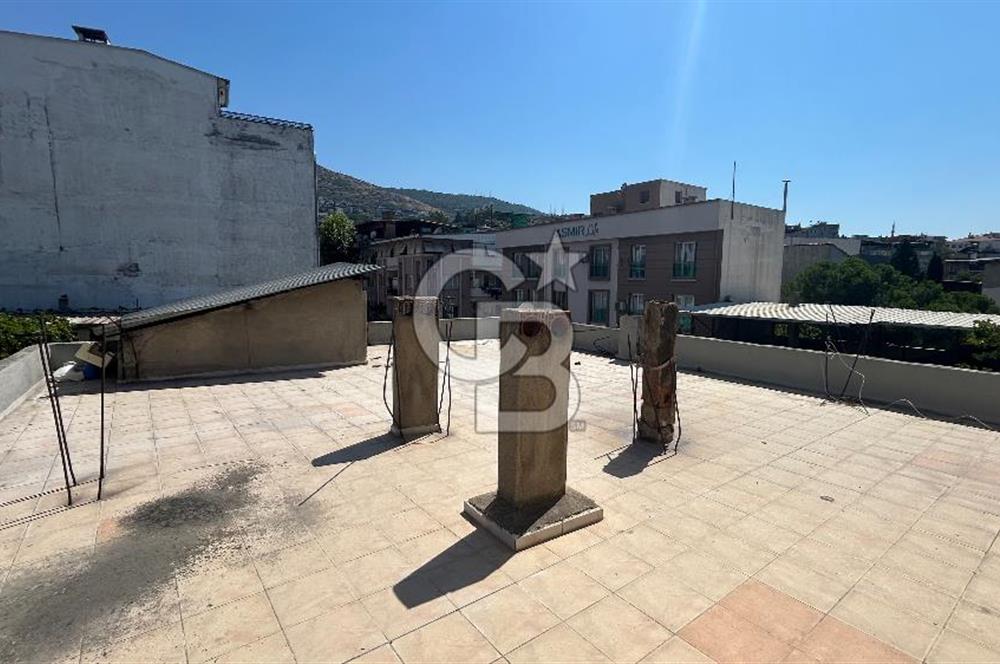 Bornova Zafer Mahallesinde Kiralık Komple Bina