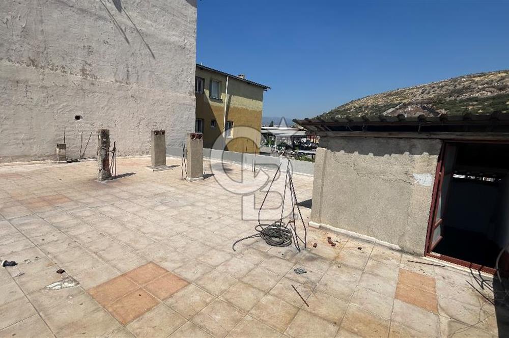 Bornova Zafer Mahallesinde Kiralık Komple Bina