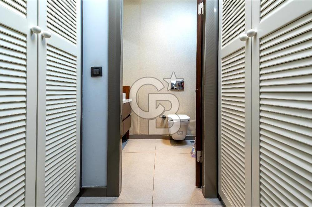 Güzelbahçe Yelki'de Site İçinde Havuzlu Lüks Villa Kiralık