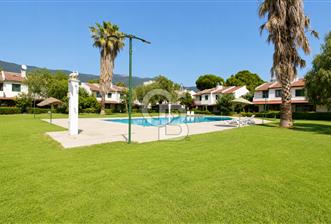 Eylem Keskin'den Kamçıoğlu Vilları Havuz Cephe Satılık 3+1 Villa - 1 - 365747
