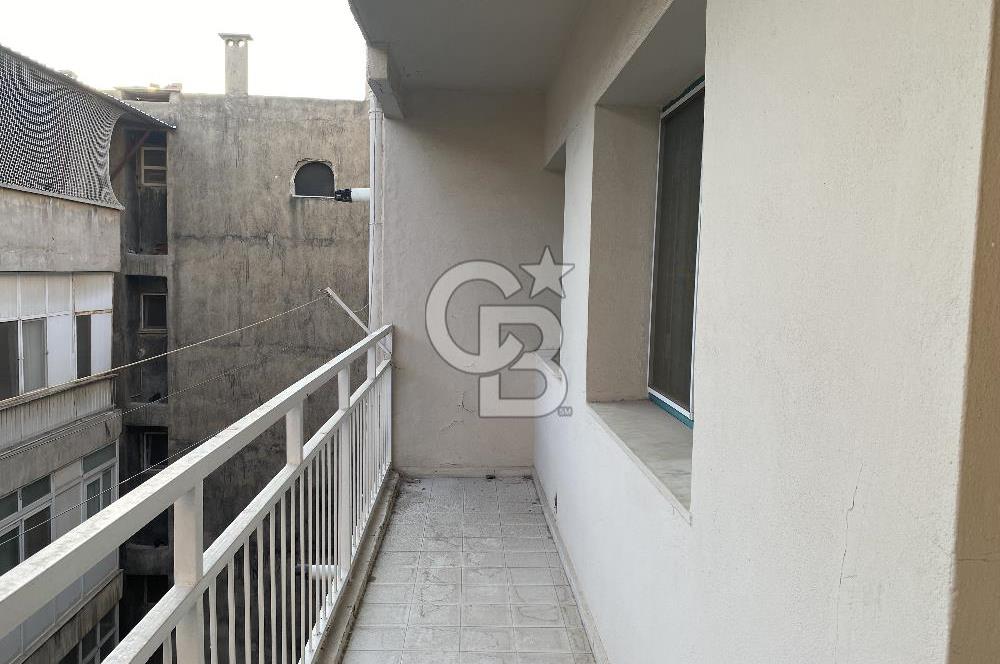 İZMİR KARŞIYAKA'DA DENİZ MANZARALI, PRESTİJLİ KONUMDA KİRALIK 3+1 DAİRE