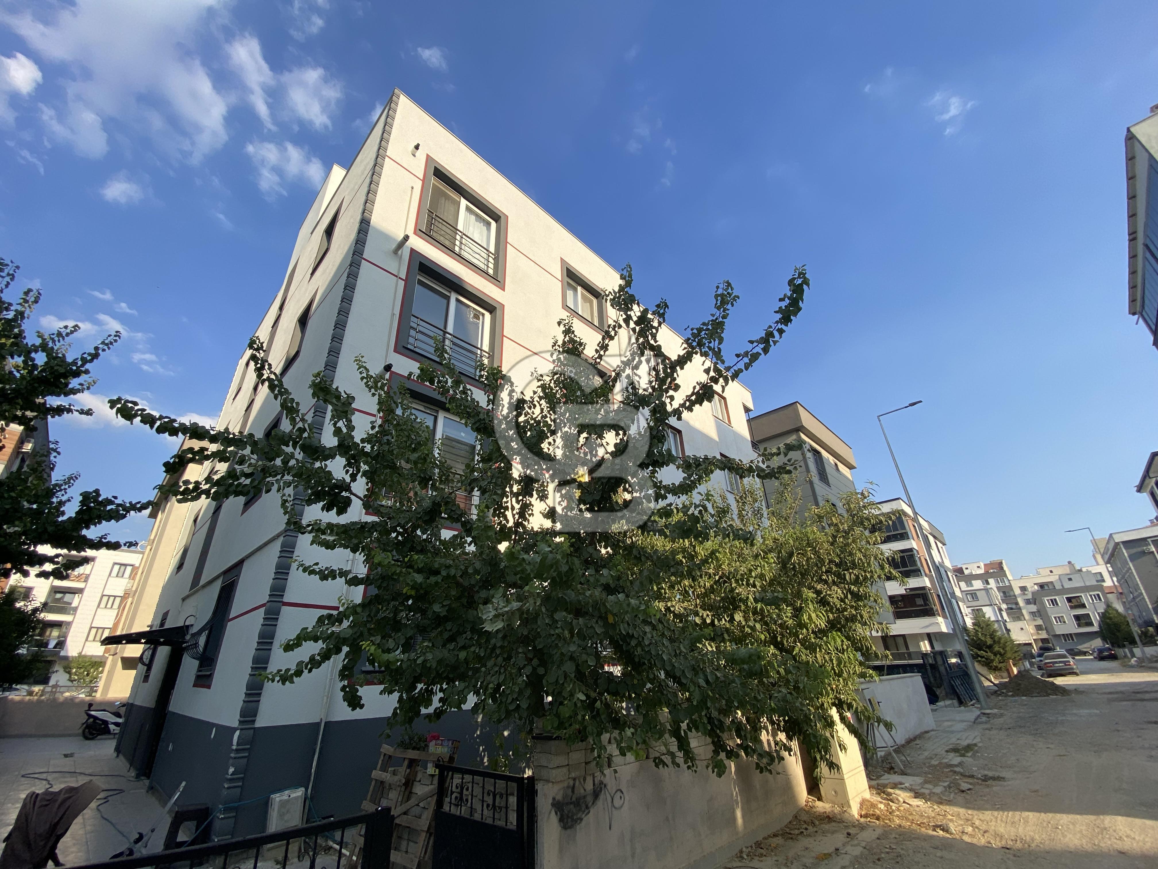 Manisa Muradiyede asansörlü ara kat daire