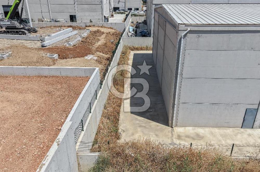 Kemalpaşa'da Üretime & Depolamaya Uygun 1740 m2 Kiralık Fabrika 