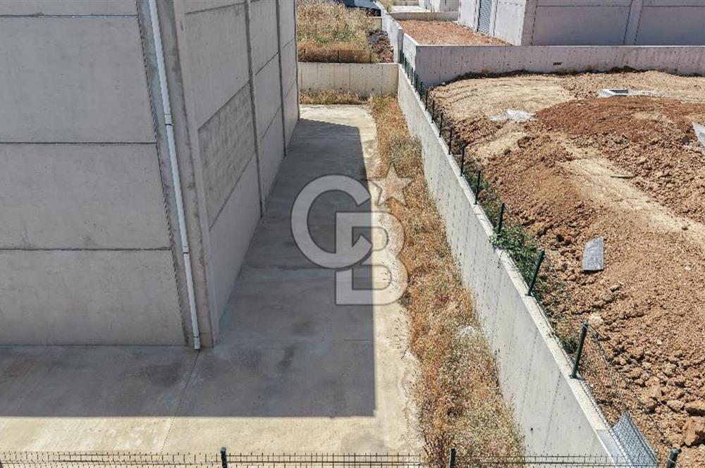 Kemalpaşa'da Üretime & Depolamaya Uygun 1740 m2 Kiralık Fabrika 