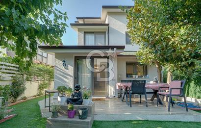 İzmir Urla Atatürk Mahallesinde Satılık 4+1 Bahçe Tripleks