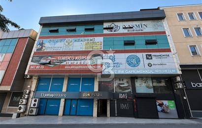 Çekmeköy Mimar Sinan'da Satılık Ofis Katı