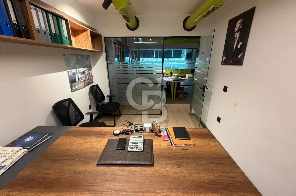 Çekmeköy Mimar Sinan'da Satılık Ofis Katı
