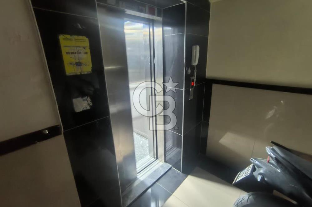 EVONADAN MURADİYE PAZAR YERİ KARŞISI ASANSÖRLÜ 4. KAT 1+1 DAİRE