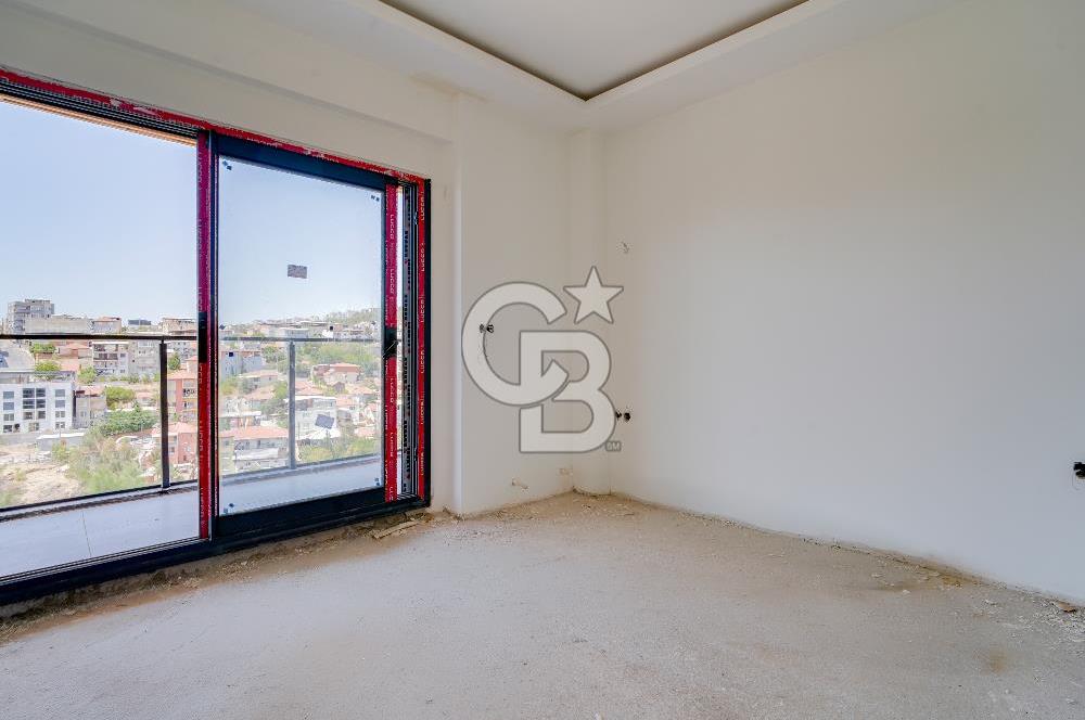 İzmir Çiğli Evka-2'de Deniz Manzaralı Satılık 1+1 Daire