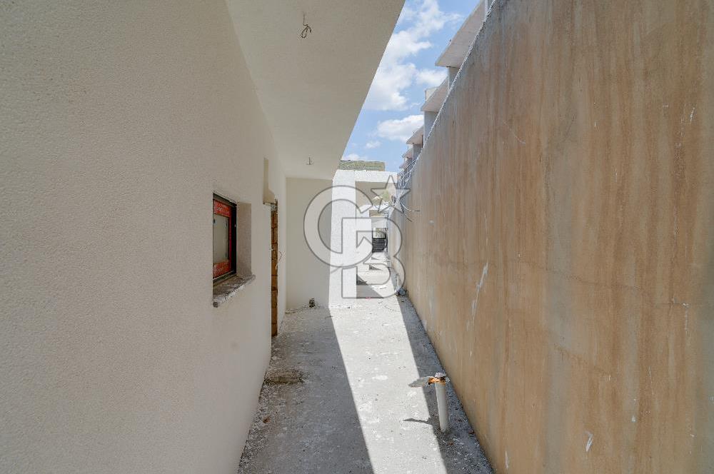 İzmir Çiğli Evka-2'de Deniz Manzaralı Satılık 1+1 Daire