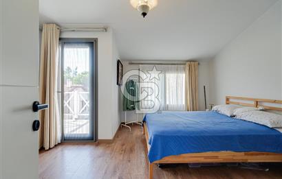 İzmir Urla Atatürk Mahallesinde Satılık 4+1 Bahçe Tripleks
