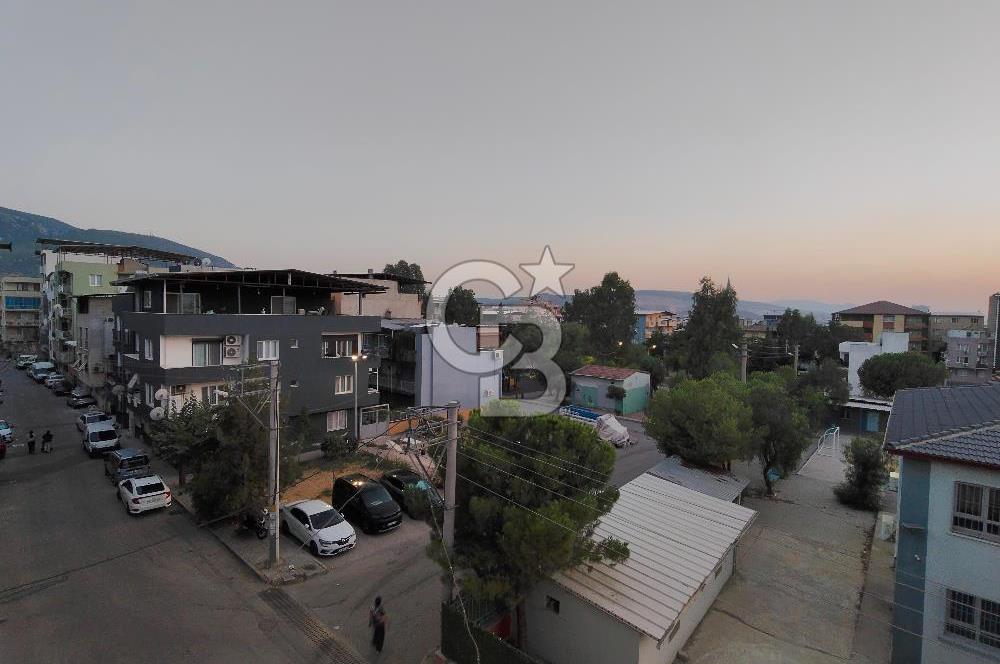 BORNOVA ÜMİT MAHALLESİ'NDE SATILIK GENİŞ 3+1 DAİRE