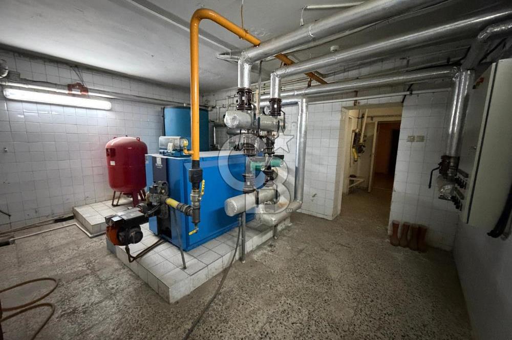 KIZILAY'DA MERKEZİ KONUMDA KOMPLE SATILIK BİNA