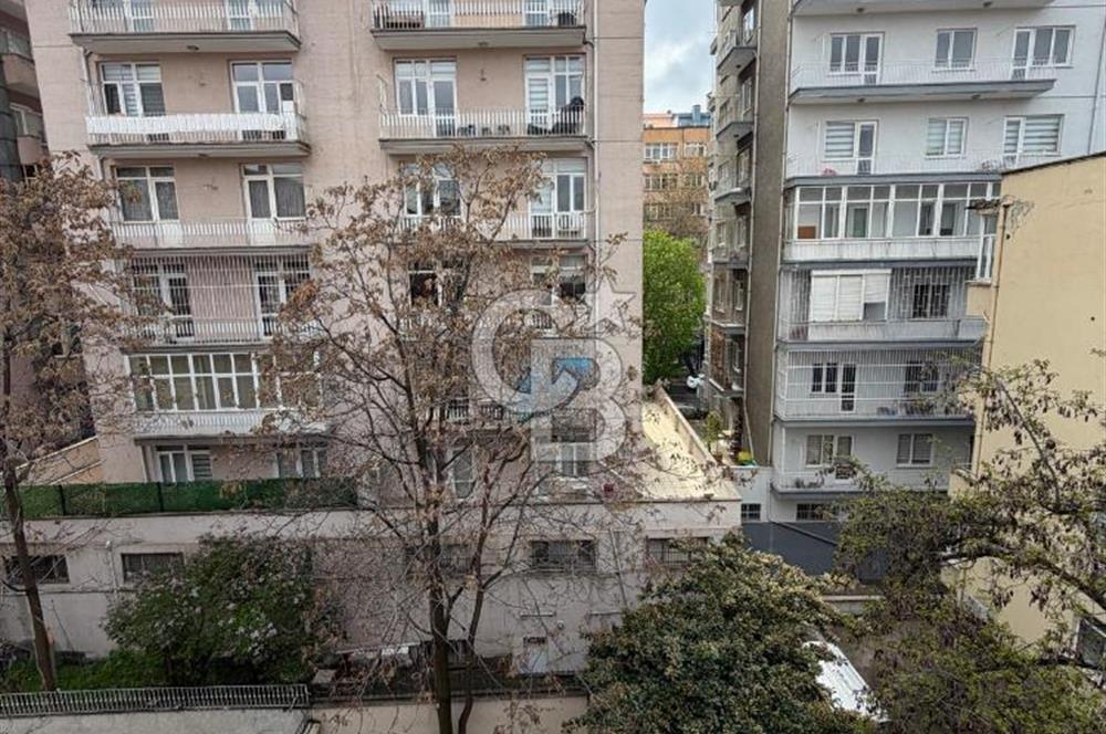 KIZILAY'DA MERKEZİ KONUMDA KOMPLE SATILIK BİNA