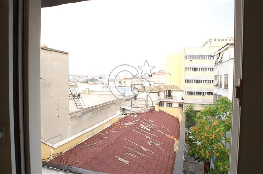 Konak Fevzi Paşa'da Satılık 14 Dükkanlı İş Hanı