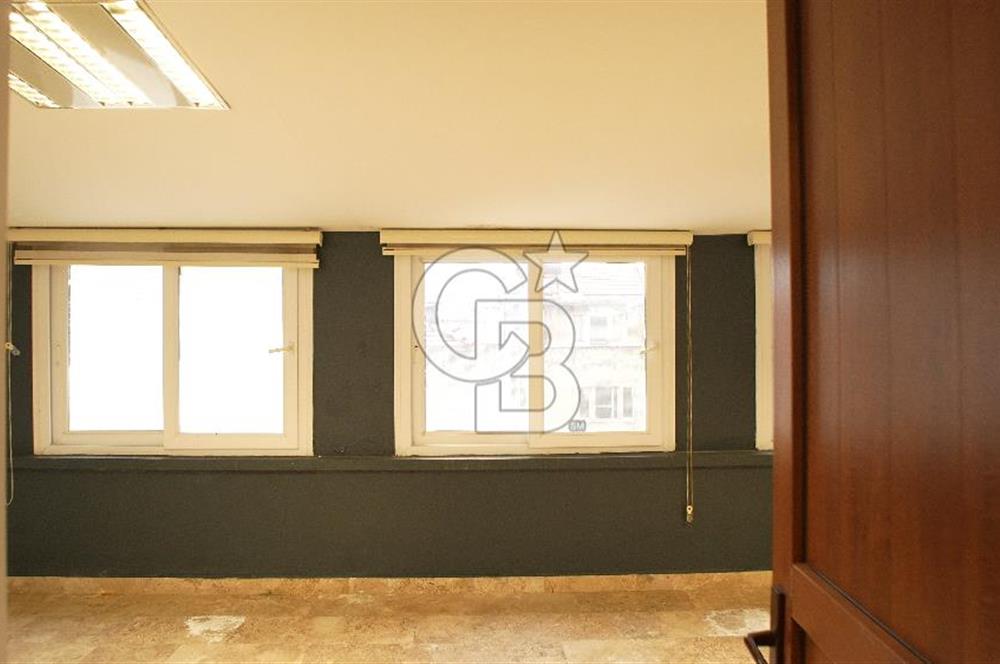Konak Fevzi Paşa'da Satılık 14 Dükkanlı İş Hanı