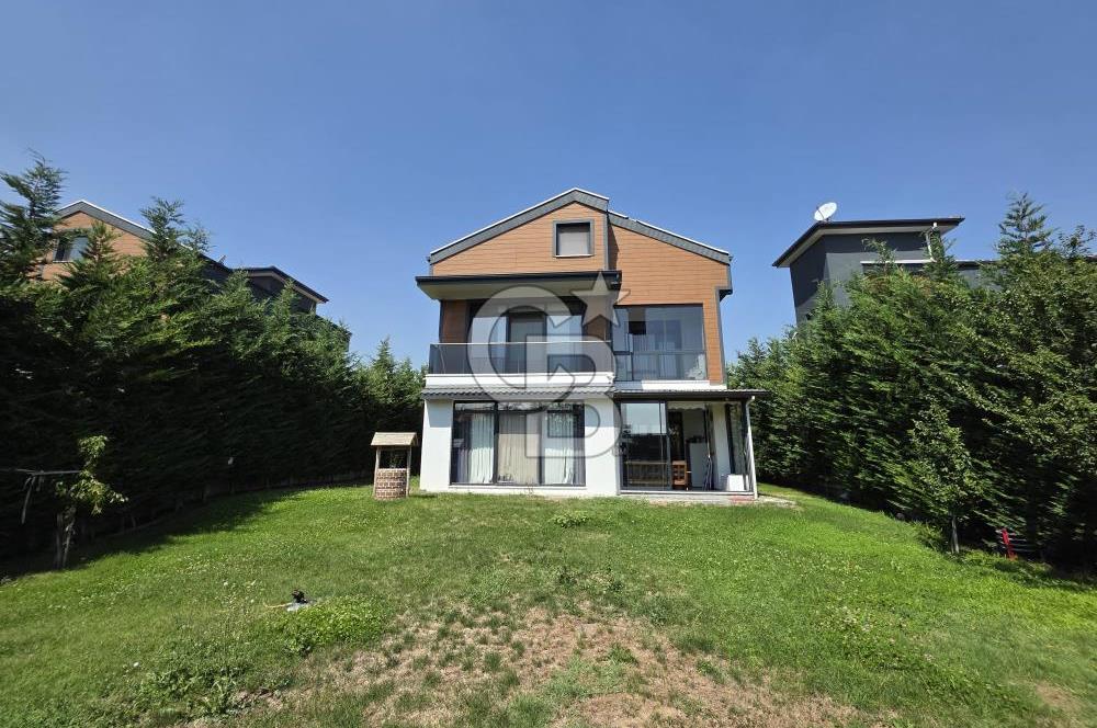 Başlıcanın En Prestijli Lokasyonunda Tam Bağımsız Lüks Villa