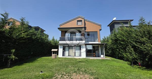 Başlıcanın En Prestijli Lokasyonunda Tam Bağımsız Lüks Villa - 365881