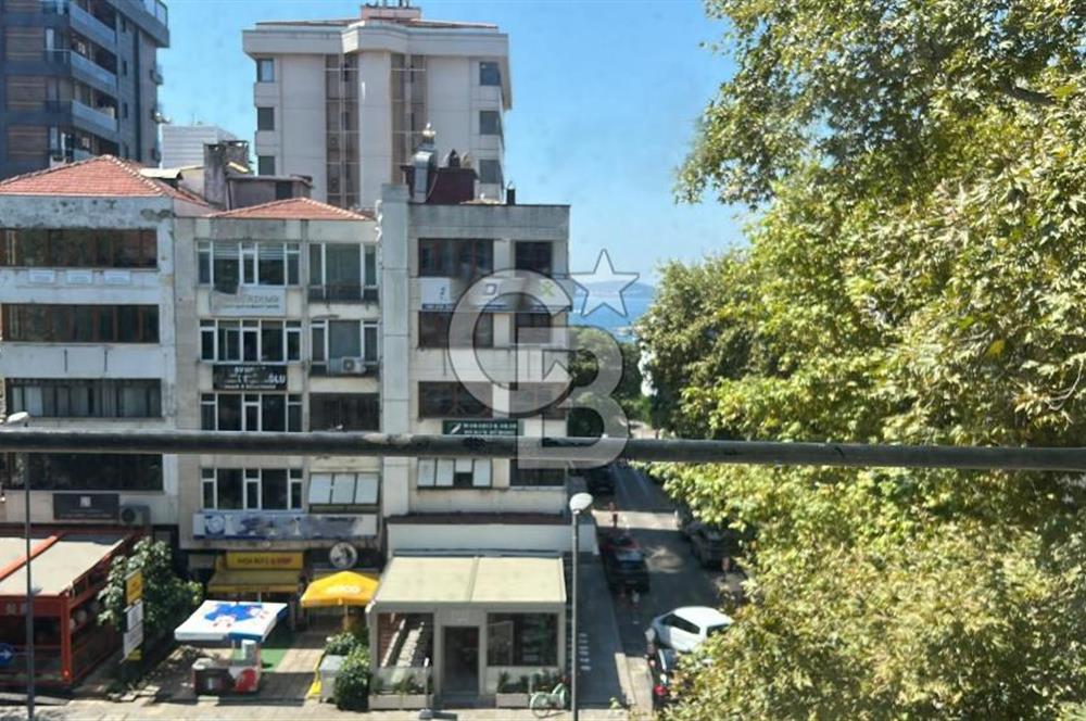 Bağdat caddesi üzerinde 3+1 sıfır balkonlu iş yeri